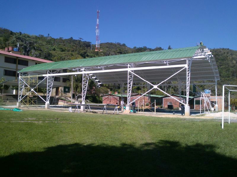 Fabricación y Montaje Coliseo, Aguadas - Santander